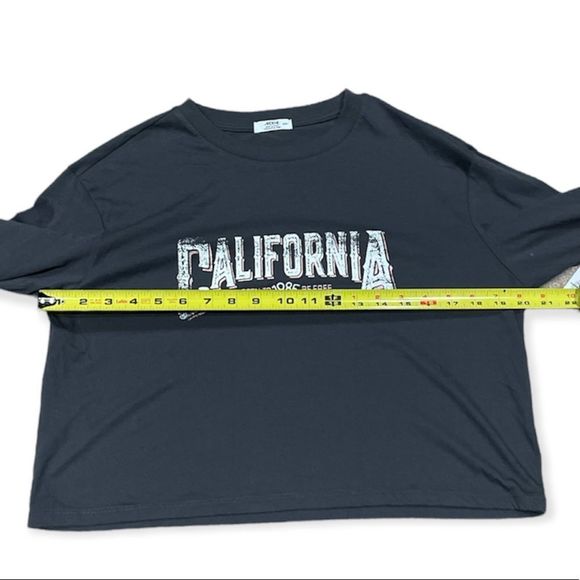 Ardene crop long sleeve tee size Medium - Picture 6 of 8